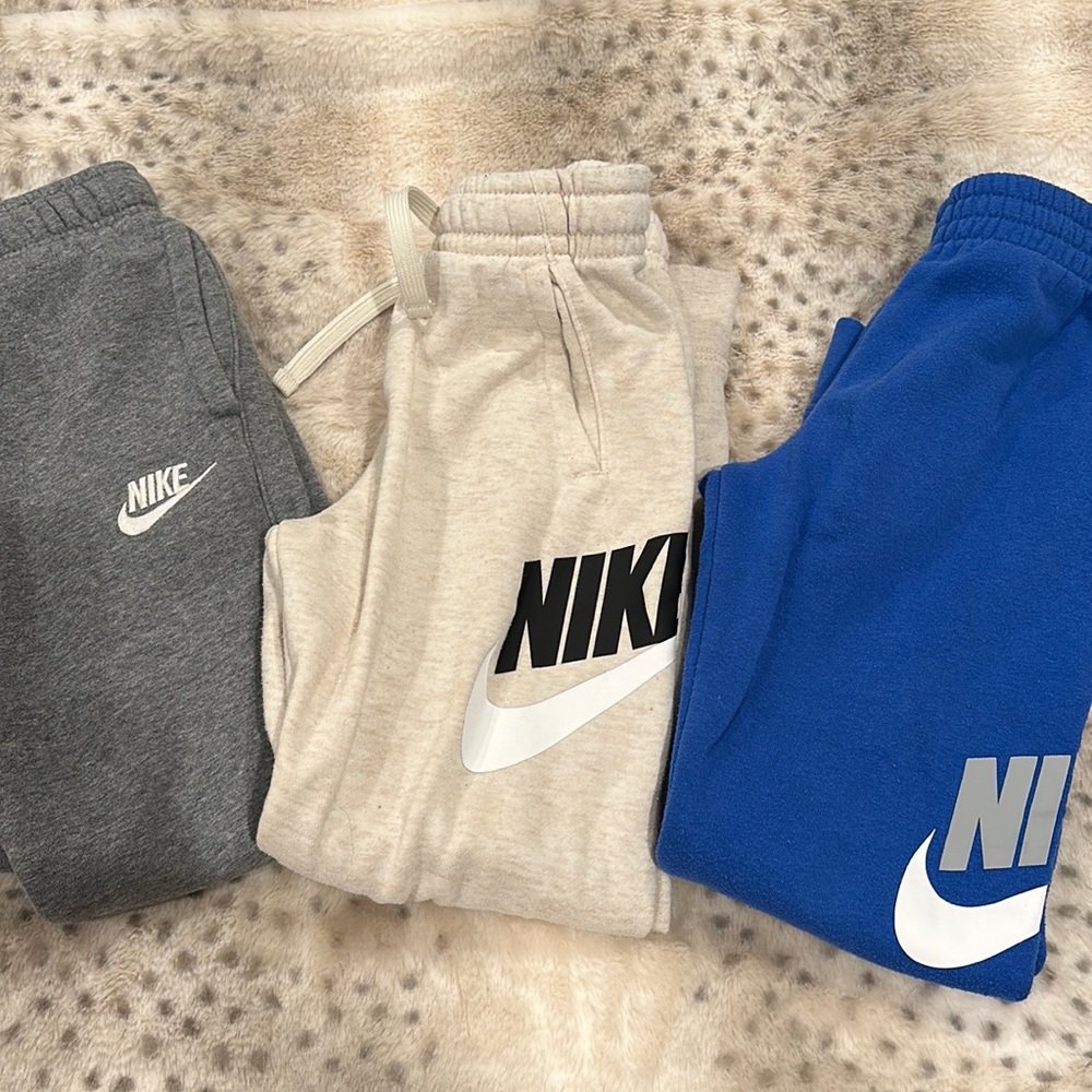 3 Nike Sweatpants